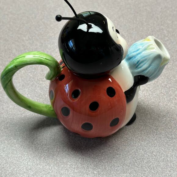 Vintage Ladybug Teapot Personal Size - Picture 8 of 11
